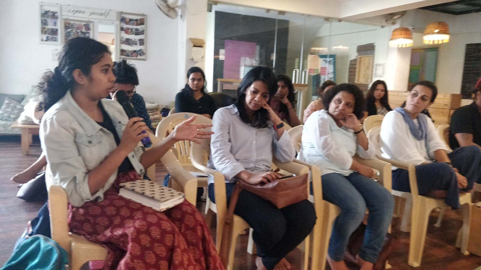 A question from the audience opens up the discussion